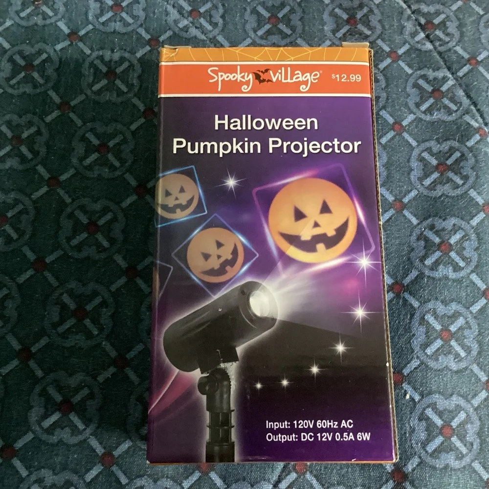 Spooky Village Halloween Pumpkin Projector NEW in box